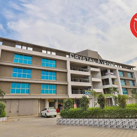 Oyo 25009 Hotel Crystal Ahmedabad Exteriör bild